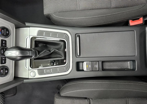 Volkswagen Passat cena 83500 przebieg: 126000, rok produkcji 2018 z Jasień małe 781